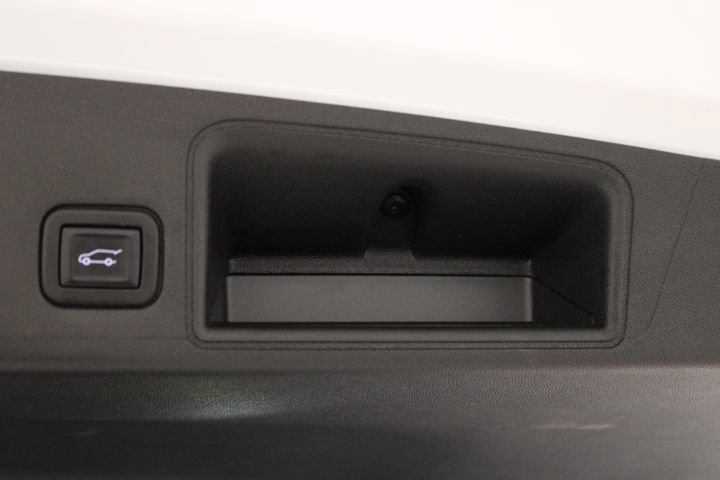 Certified 2022 GMC Terrain SLE w/ Driver Convenience Package image 16