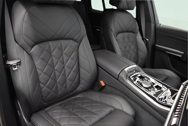 New 2026 BMW X5 M60i w/ Climate Comfort Package AWD/4WD image 9