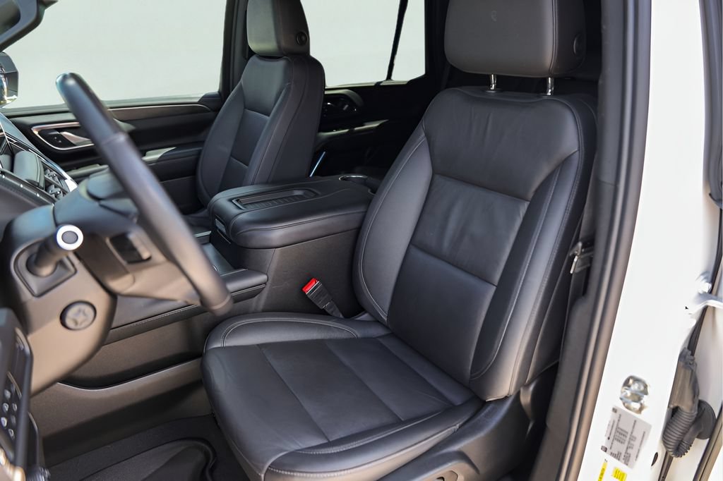 Used 2022 Chevrolet Tahoe Z71 w/ Luxury Package AWD/4WD image 10