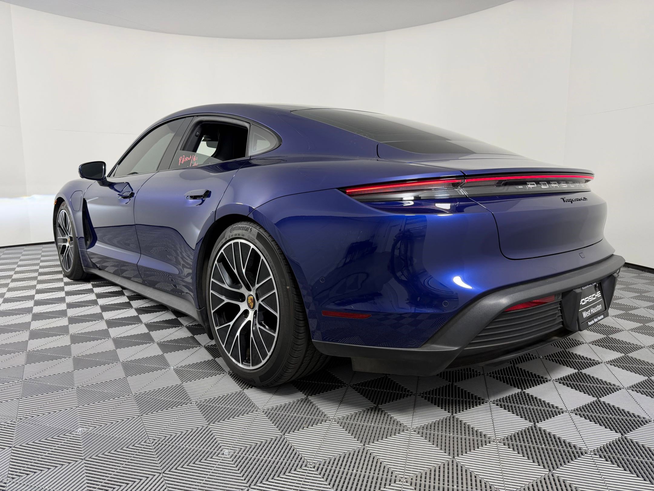 Certified 2022 Porsche Taycan 4S image 3