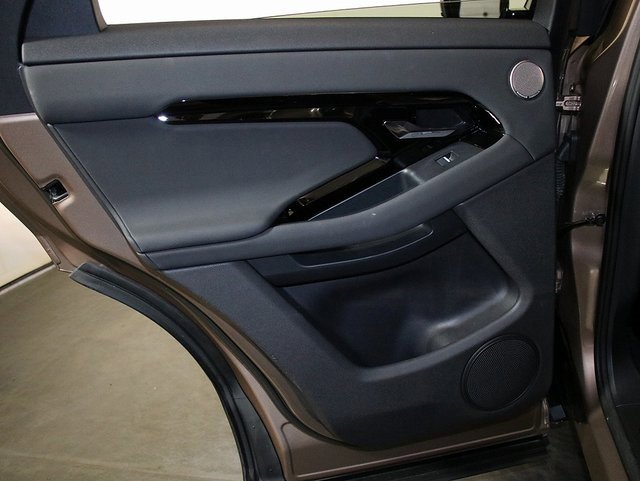 Used 2024 Land Rover Range Rover Evoque Dynamic SE image 26
