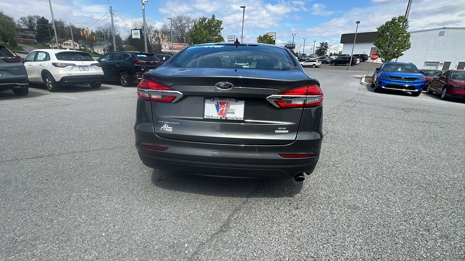 Used 2019 Ford Fusion SE image 5