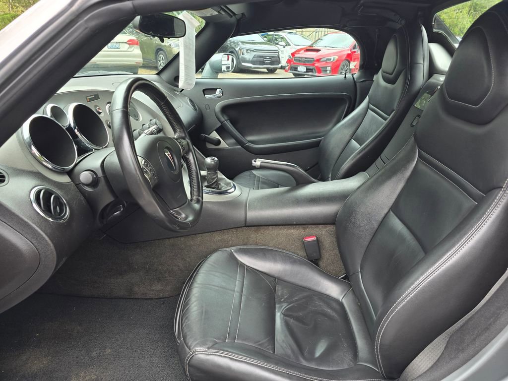 Used 2007 Pontiac Solstice Convertible w/ Premium Package RWD image 9