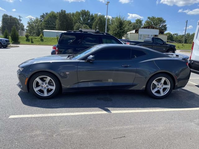 Used 2018 Chevrolet Camaro LT RWD image 4