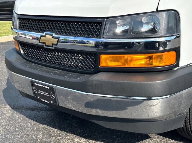 Used 2025 Chevrolet Express 2500 w/ Driver Convenience Package RWD image 6