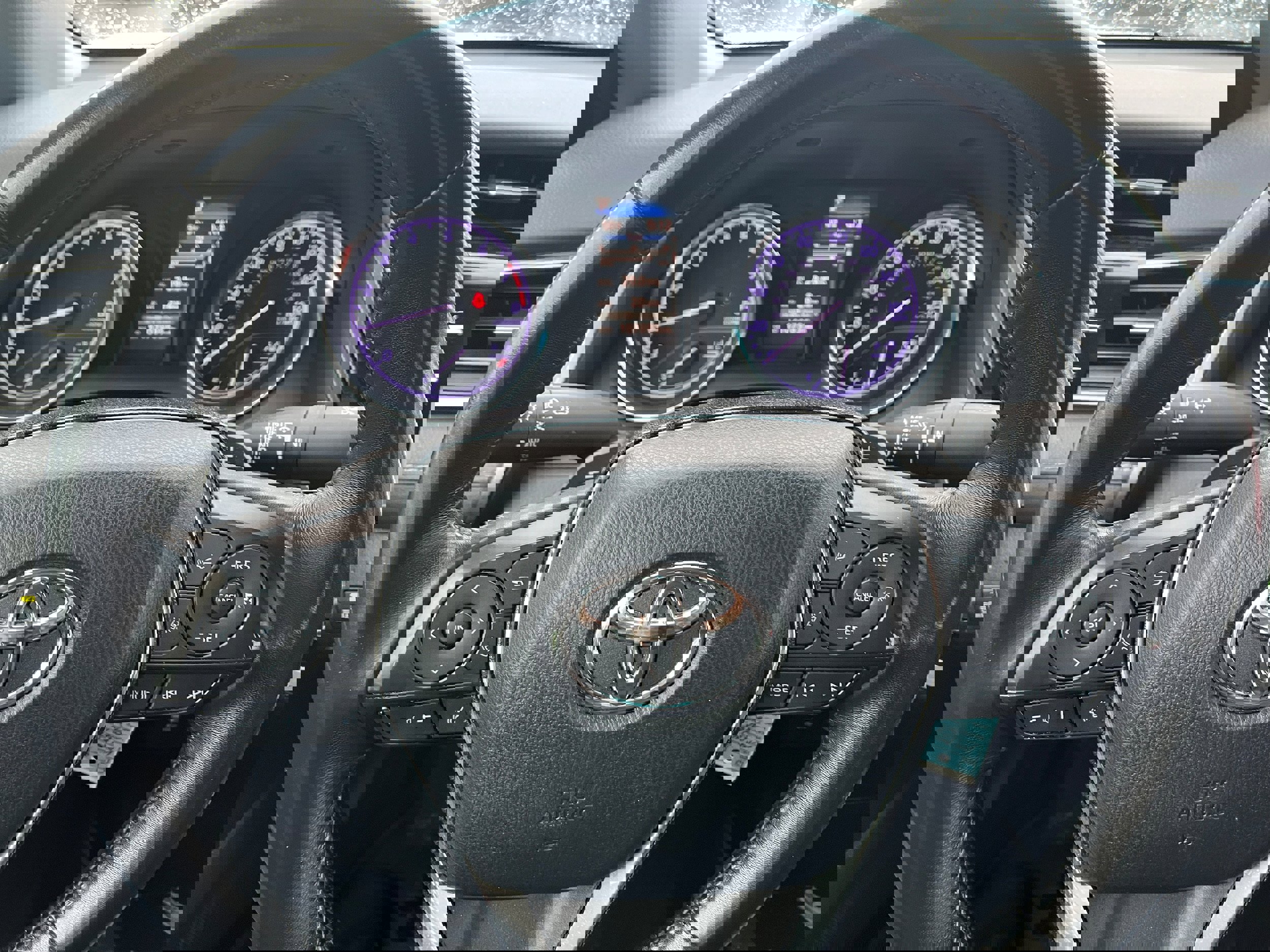 Used 2019 Toyota Camry SE FWD image 14