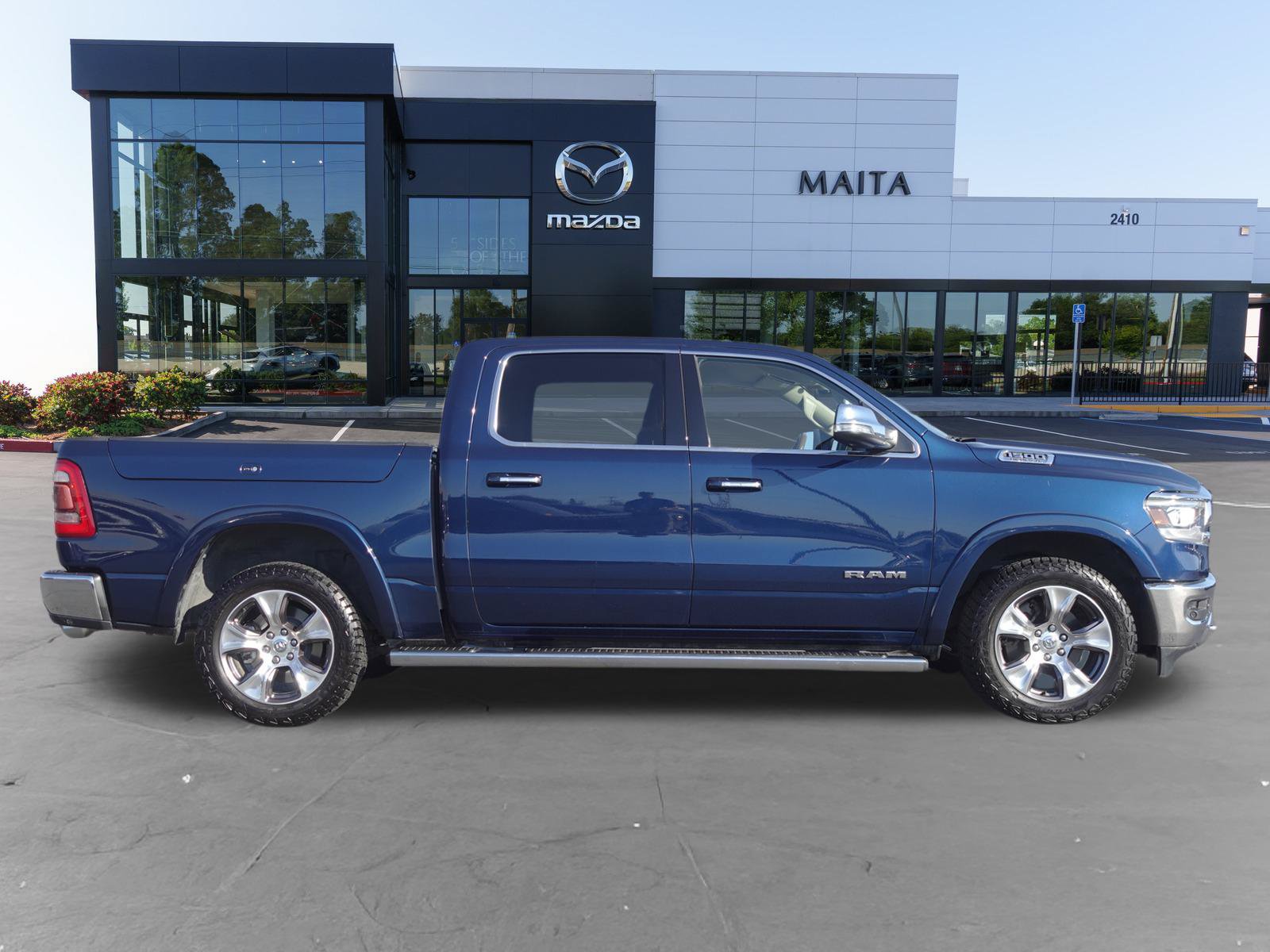 Used 2020 RAM 1500 Laramie AWD/4WD image 2