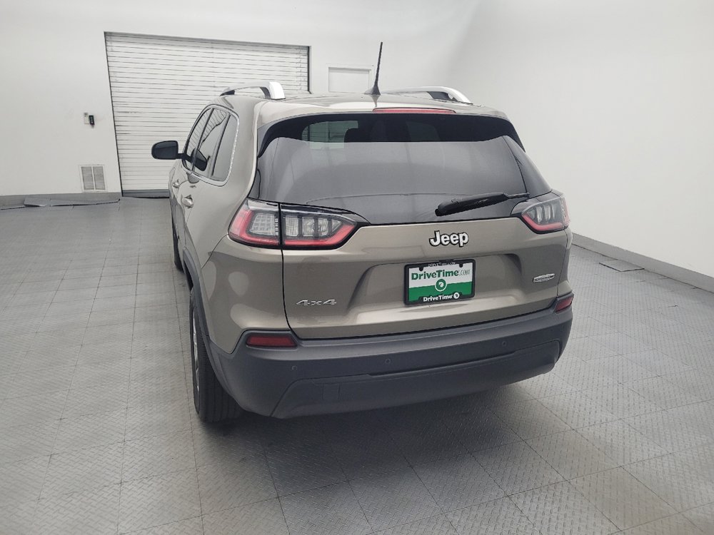 Used 2019 Jeep Cherokee Latitude Plus w/ Cold Weather Group AWD/4WD image 6