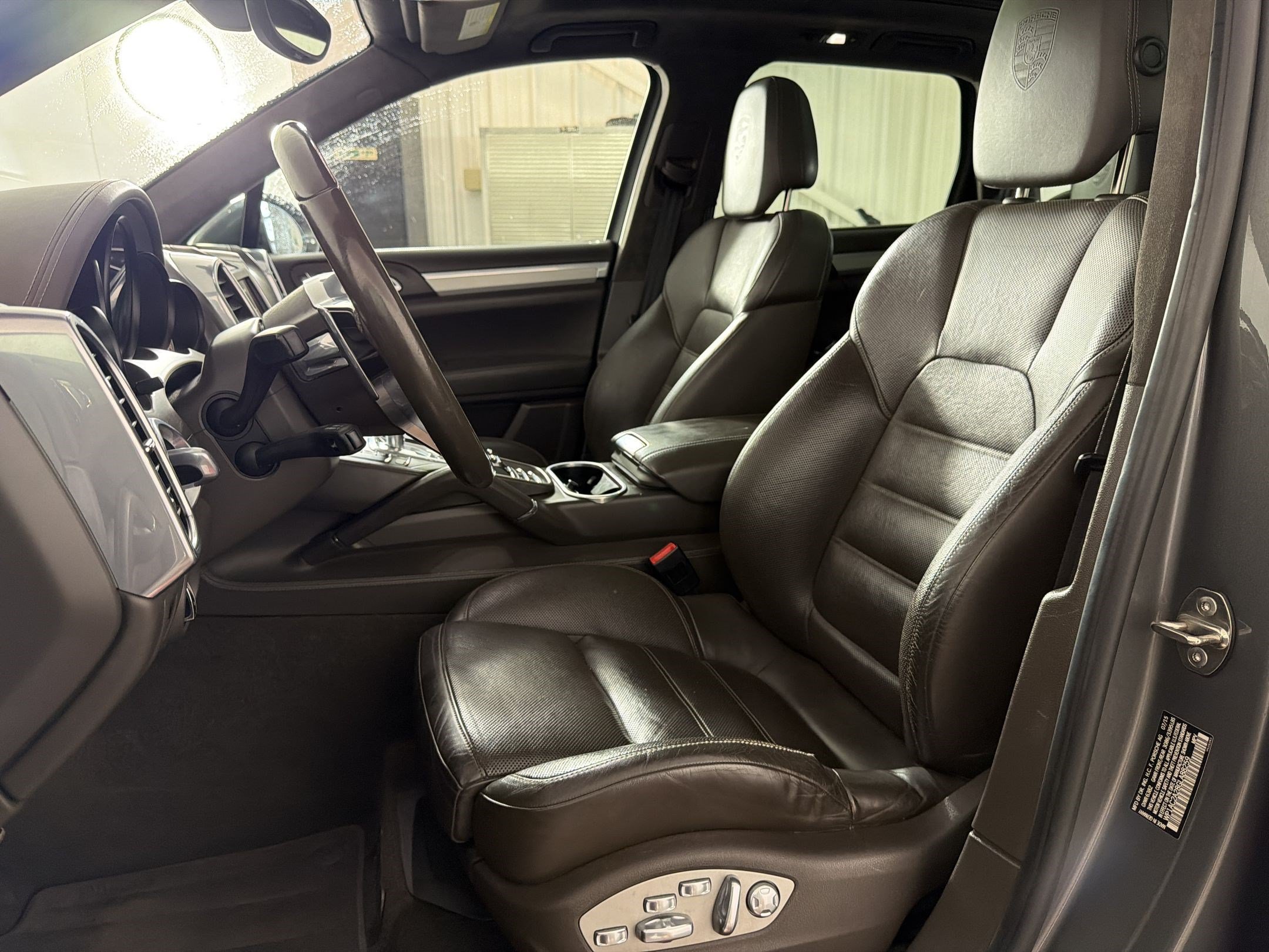 Used 2016 Porsche Cayenne Turbo AWD/4WD image 5
