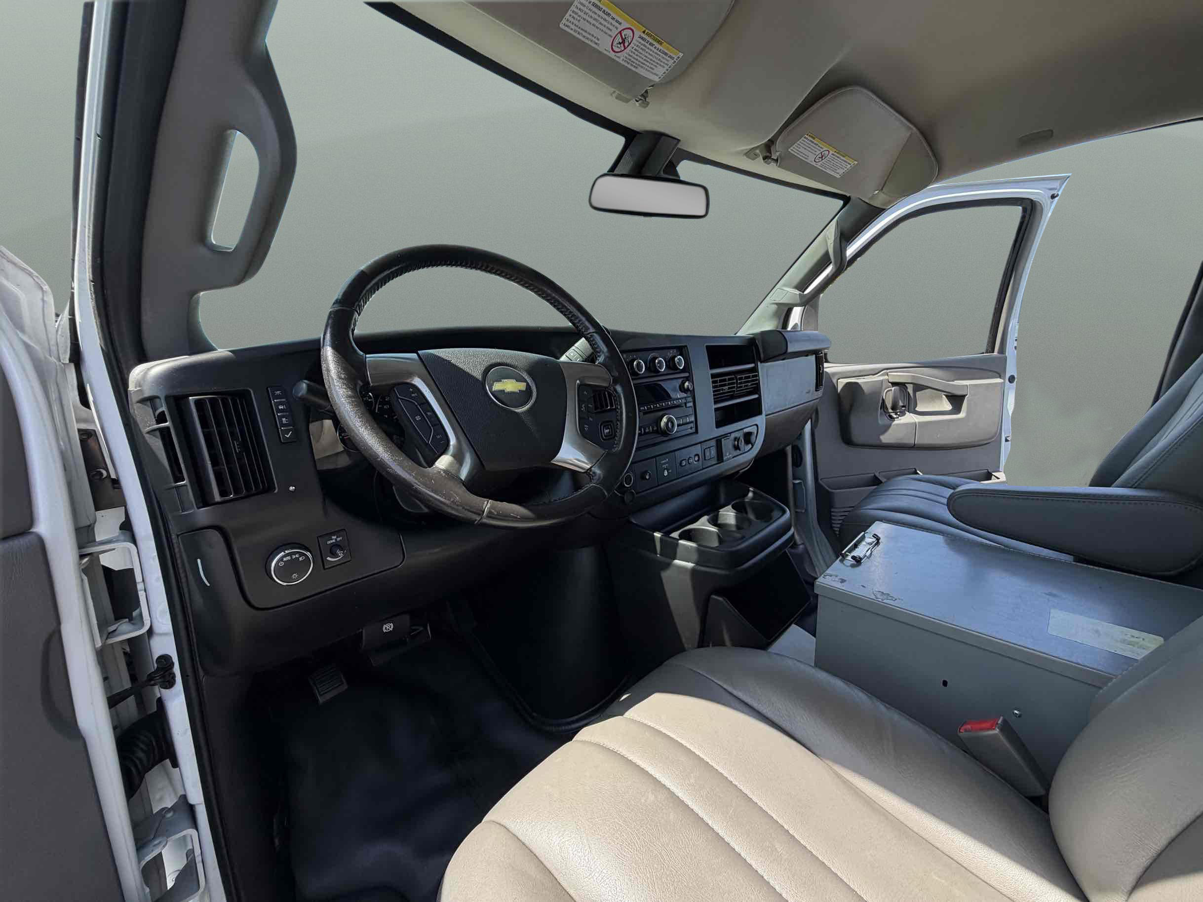 Used 2019 Chevrolet Express 3500 Extended w/ Driver Convenience Package RWD image 11