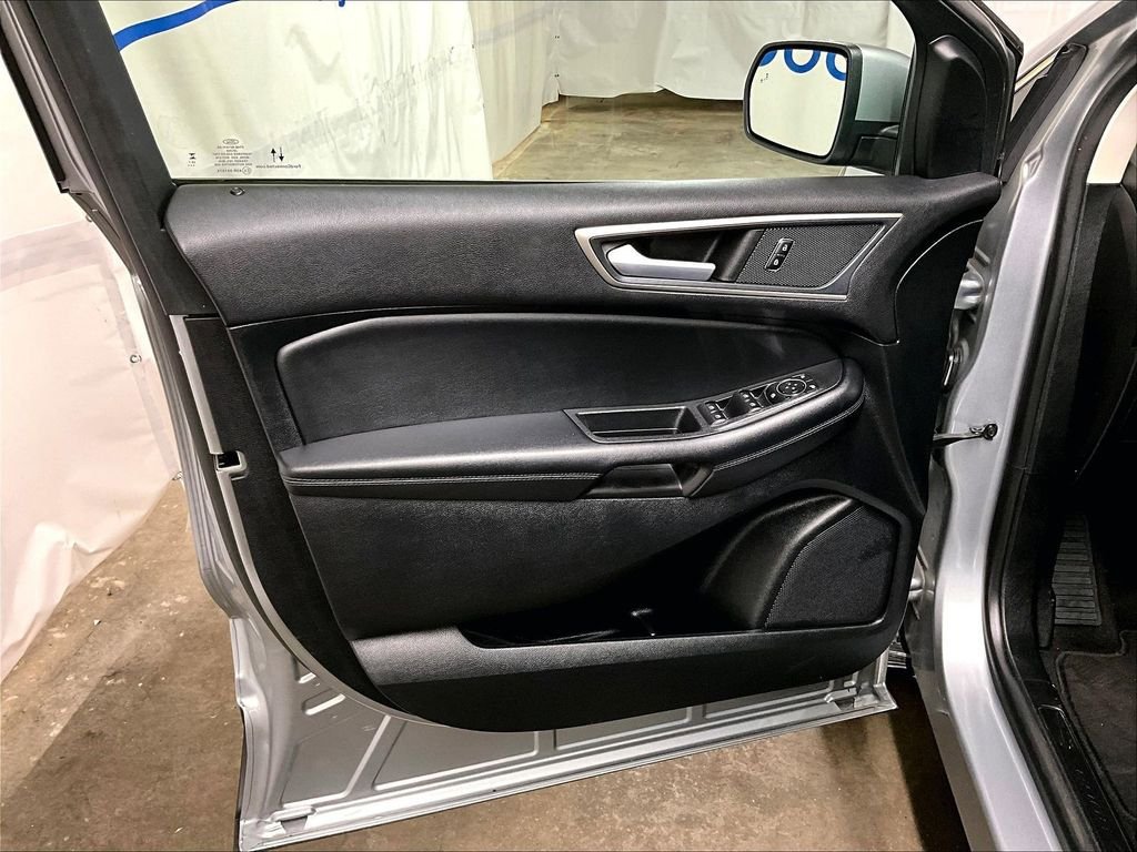 Used 2024 Ford Edge SEL AWD/4WD image 9
