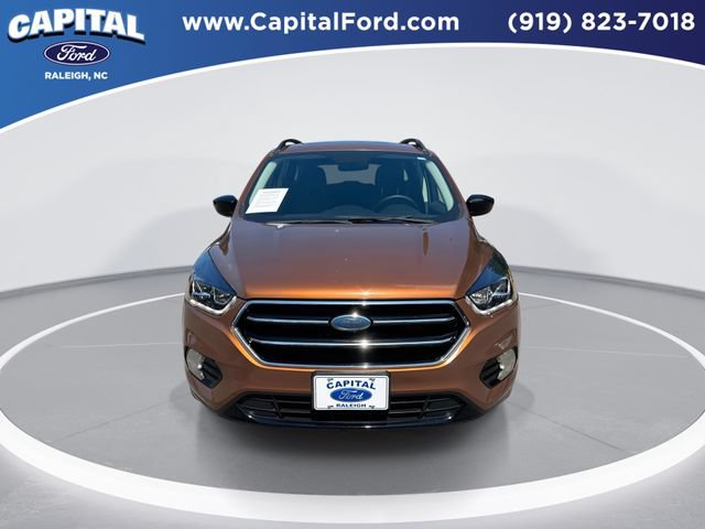 Used 2017 Ford Escape SE w/ SE Sport Appearance Package AWD/4WD image 3