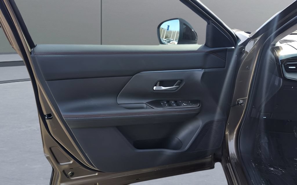 New 2026 Nissan Kicks SR w/ SR Premium Package FWD image 27