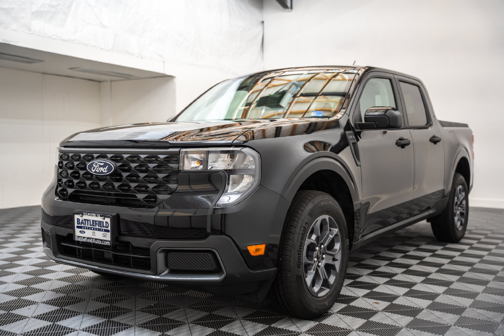 New 2026 Ford Maverick XLT w/ Equipment Group 301A AWD/4WD image 3