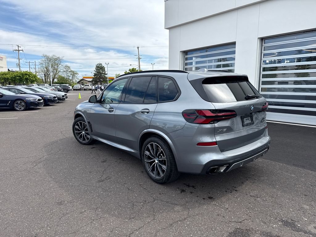 Certified 2024 BMW X5 xDrive50e w/ Executive Package AWD/4WD image 3