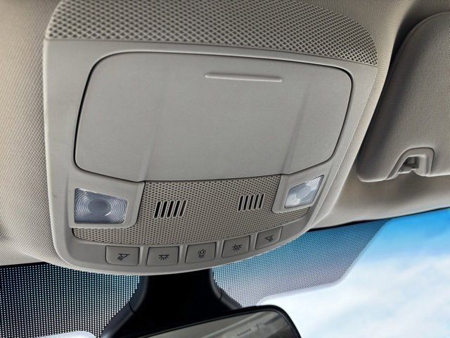 Used 2021 Ford Edge SE image 19