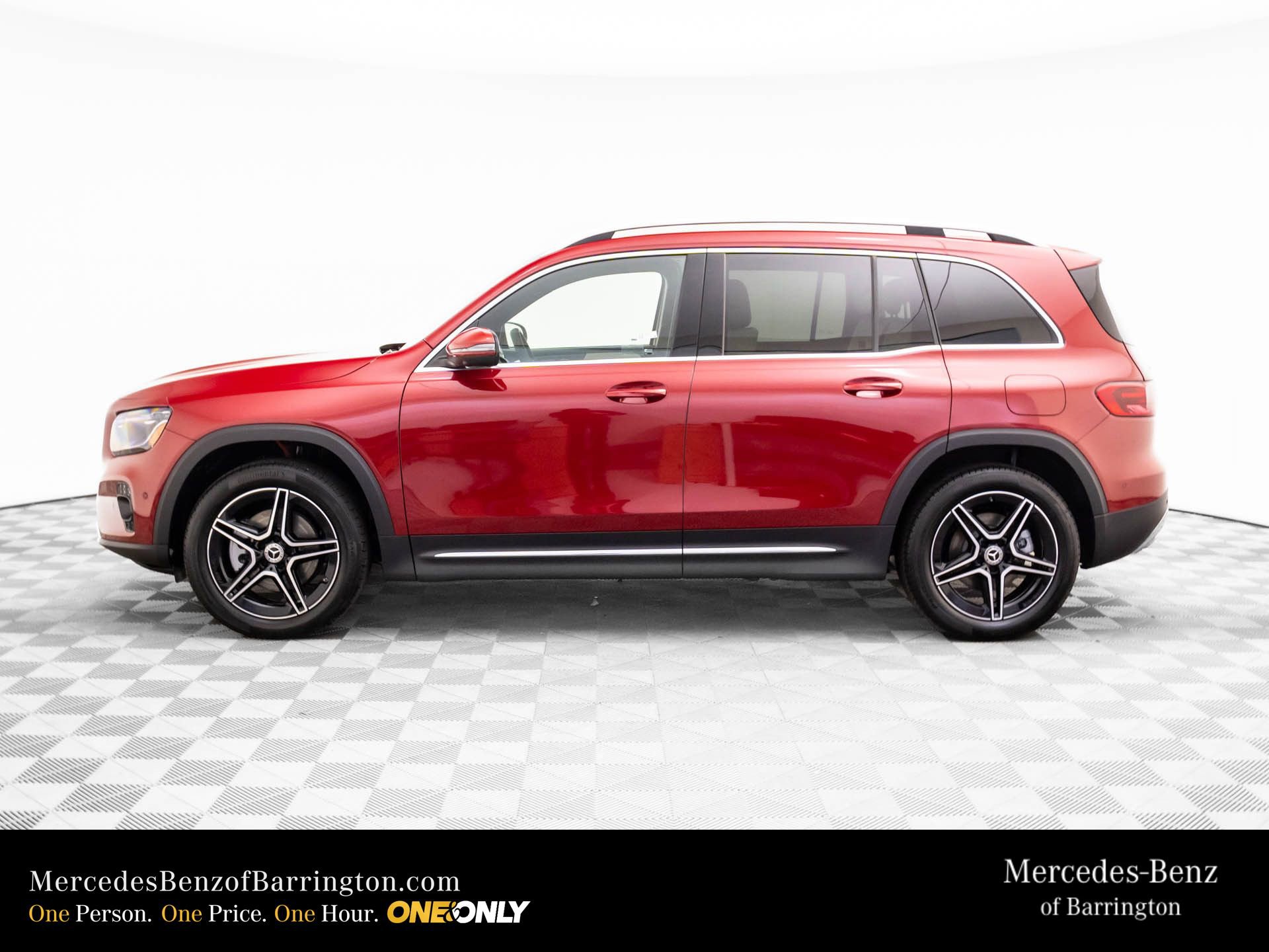 New 2026 Mercedes-Benz GLB 250 4MATIC image 2