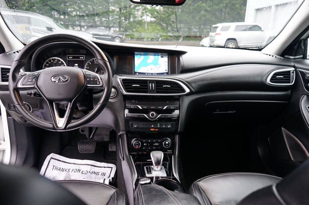 Used 2018 INFINITI QX30 Premium w/ Technology Package image 14