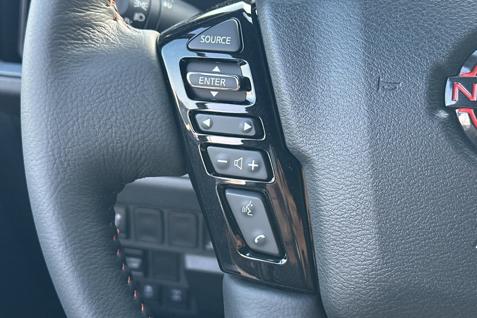 New 2026 Nissan Frontier PRO-4X w/ Pro-4x Convenience Package image 27