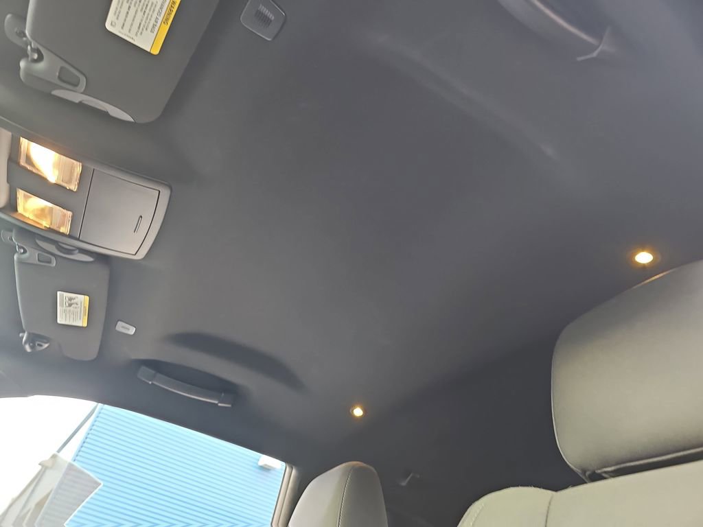 Used 2019 Dodge Challenger SXT image 29