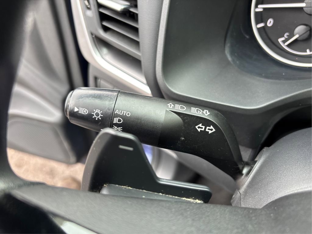 Used 2023 Nissan Rogue SV image 24