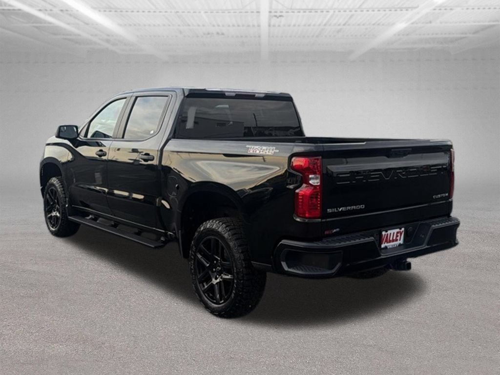 Used 2022 Chevrolet Silverado 1500 Custom Trail Boss AWD/4WD image 9