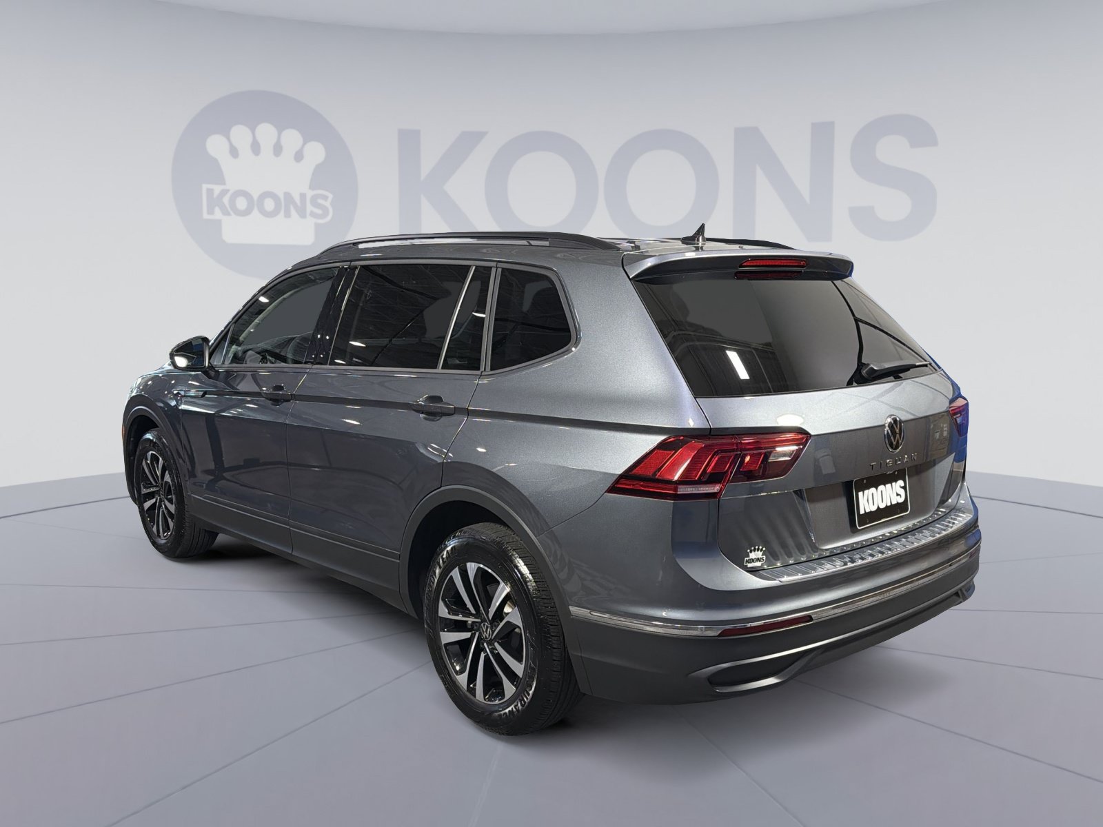 Used 2023 Volkswagen Tiguan S FWD image 4