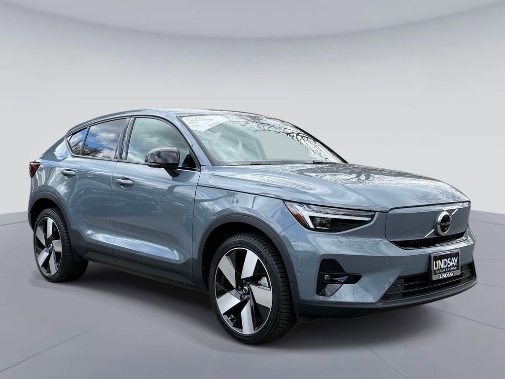 Used 2023 Volvo C40 P8 Recharge Ultimate w/ Protection Package Premier image 9