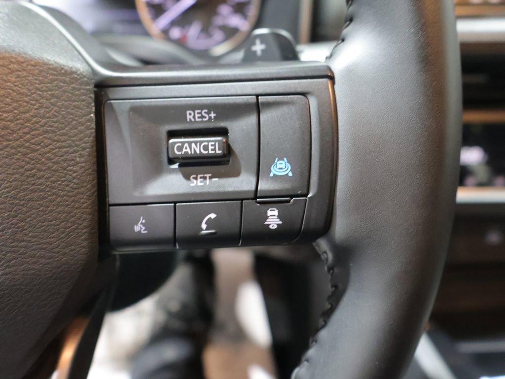Used 2025 Nissan Rogue SV AWD/4WD image 37