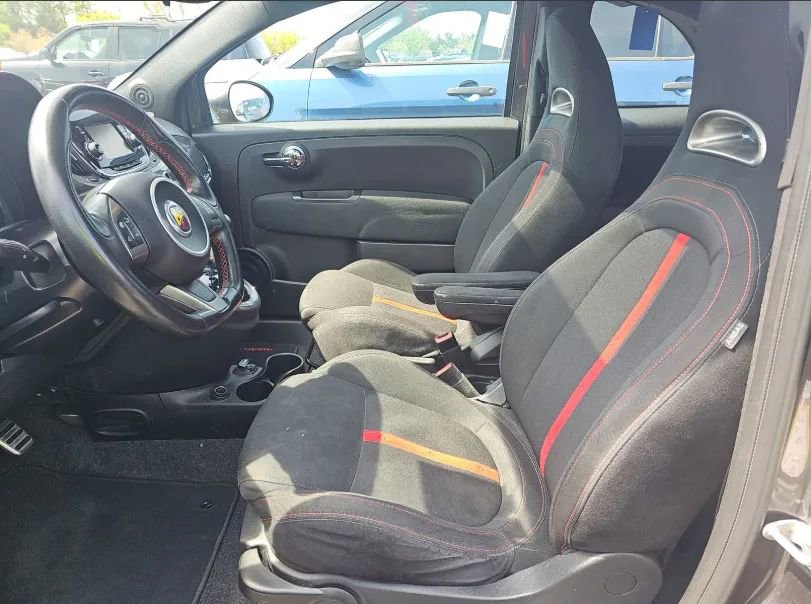 Used 2018 FIAT 500 Abarth w/ Popular Equipment Package FWD image 5