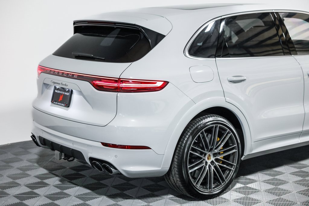 Used 2019 Porsche Cayenne Turbo w/ Sportdesign Package image 7