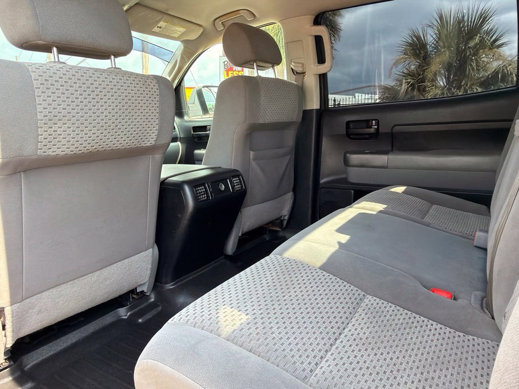 Used 2013 Toyota Tundra 4x4 CrewMax w/ Tow Pkg image 11