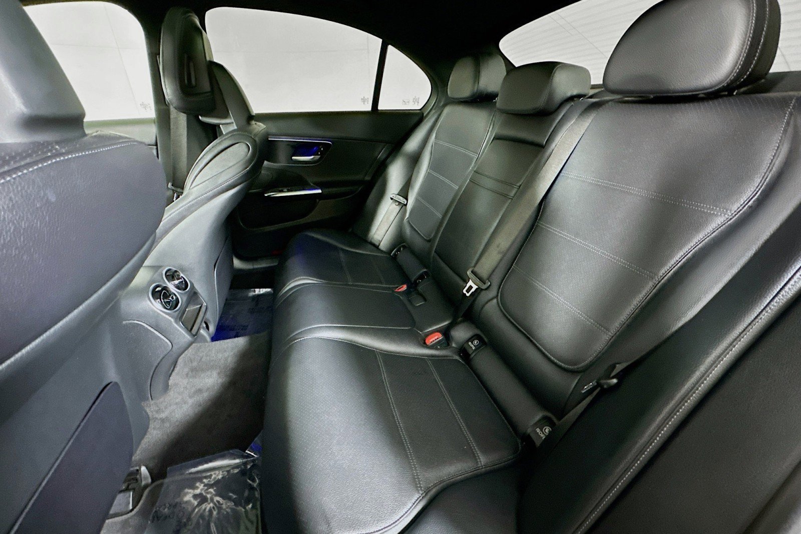 Used 2024 Mercedes-Benz C 300 Sedan image 9