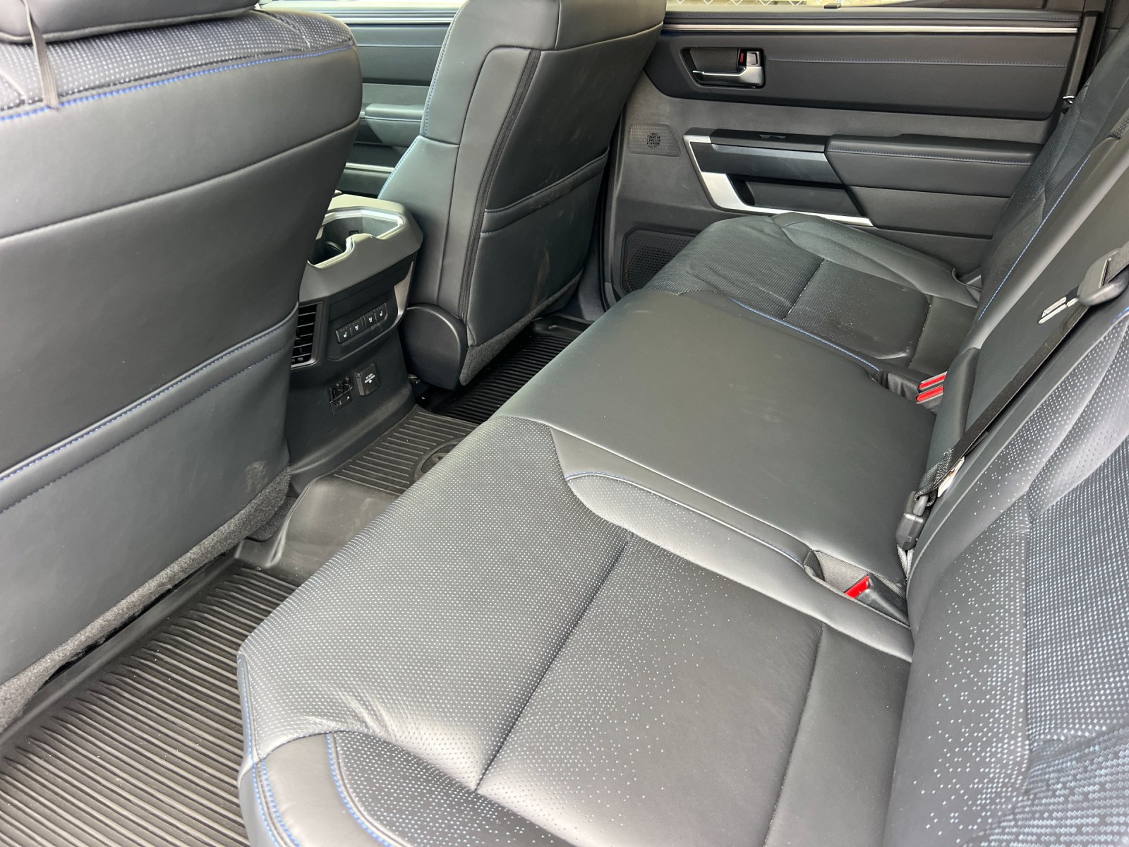 Used 2024 Toyota Tundra Platinum AWD/4WD image 11
