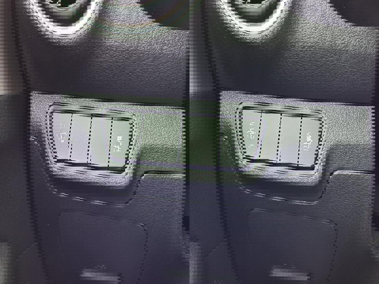 Used 2024 Kia Forte LXS image 16