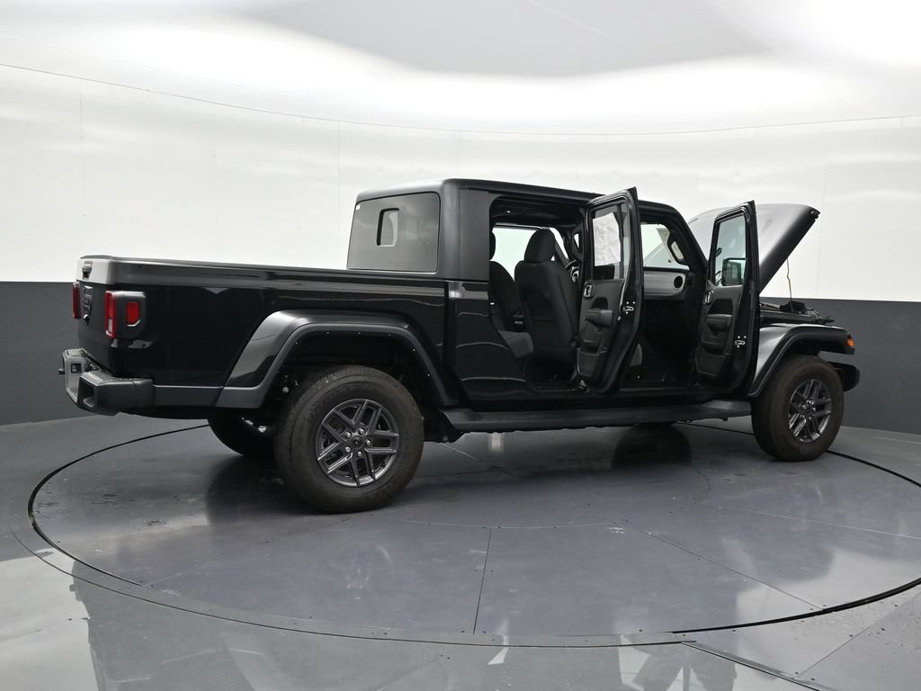 Used 2025 Jeep Gladiator Sport AWD/4WD image 30