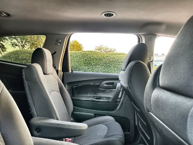 Used 2009 Chevrolet Traverse LT w/ California Edition Package FWD image 16