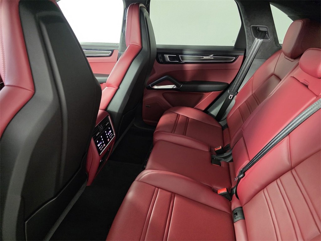 Used 2023 Porsche Cayenne Turbo image 17