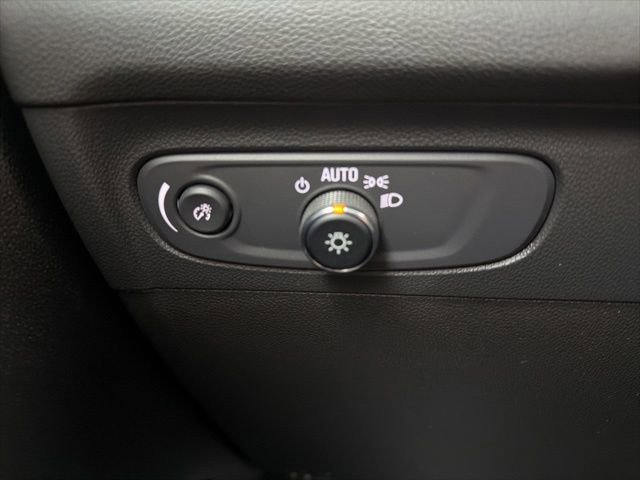 Used 2022 Buick Envision Essence w/ Safety Package image 36