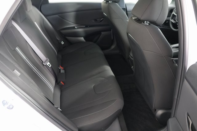 Certified 2025 Hyundai Elantra Sport image 21