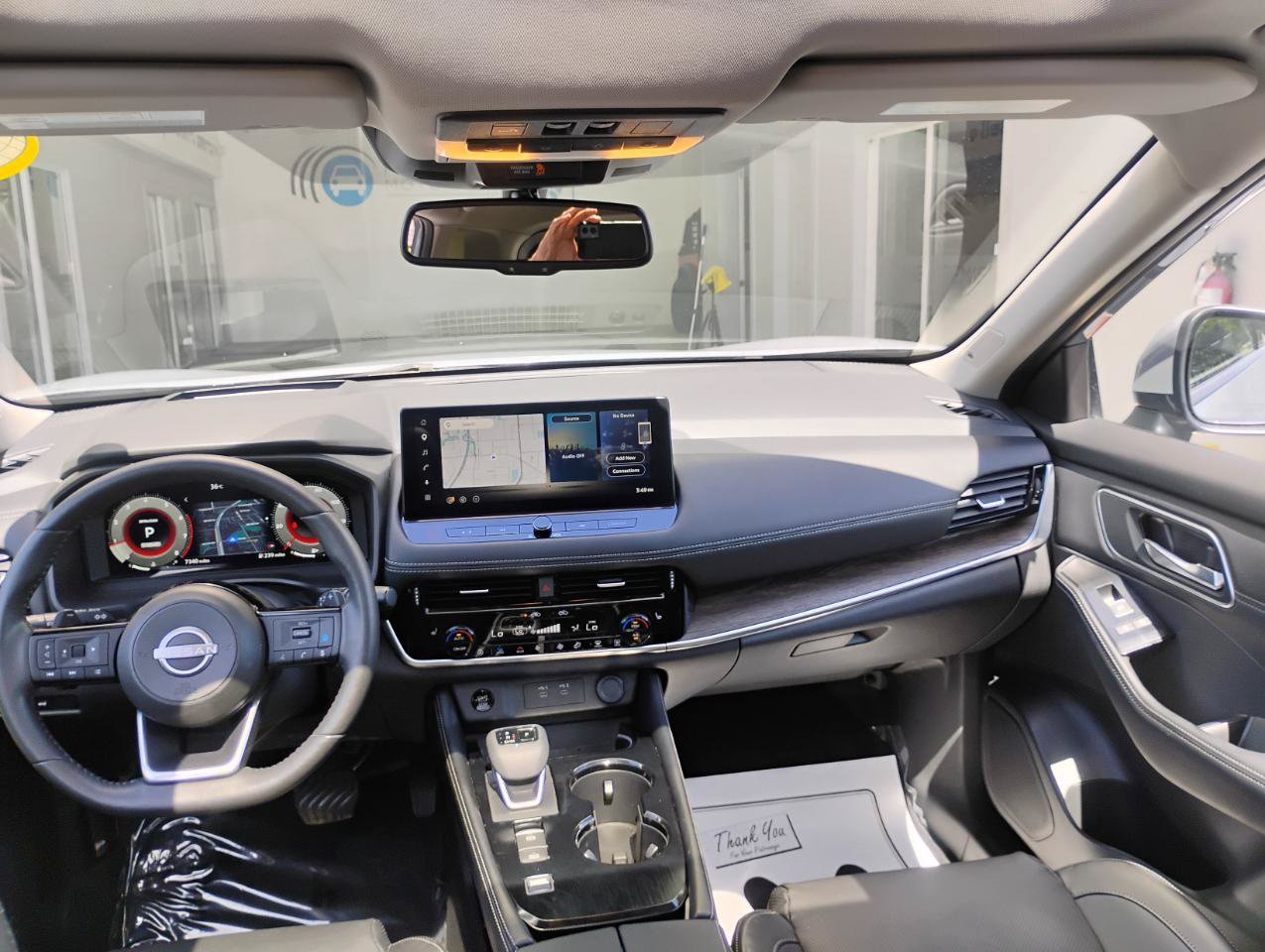 Used 2024 Nissan Rogue Platinum w/ Platinum Premium Package FWD image 18