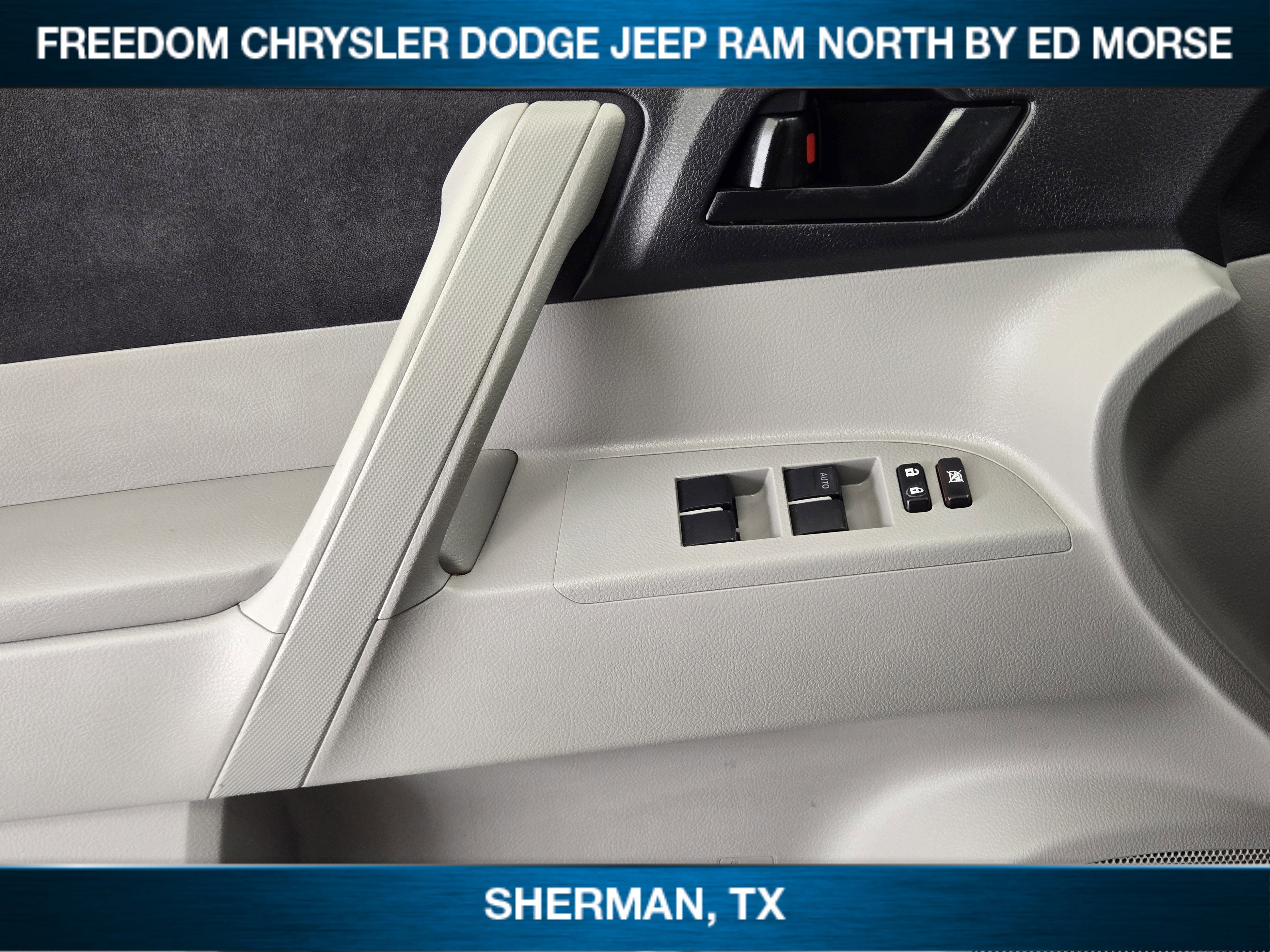 Used 2012 Toyota Highlander FWD w/ Tow Pkg image 15