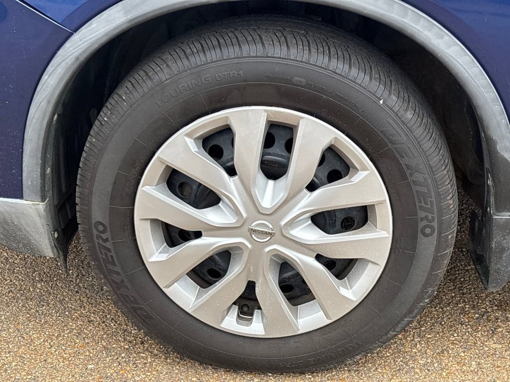 Used 2017 Nissan Rogue S image 24