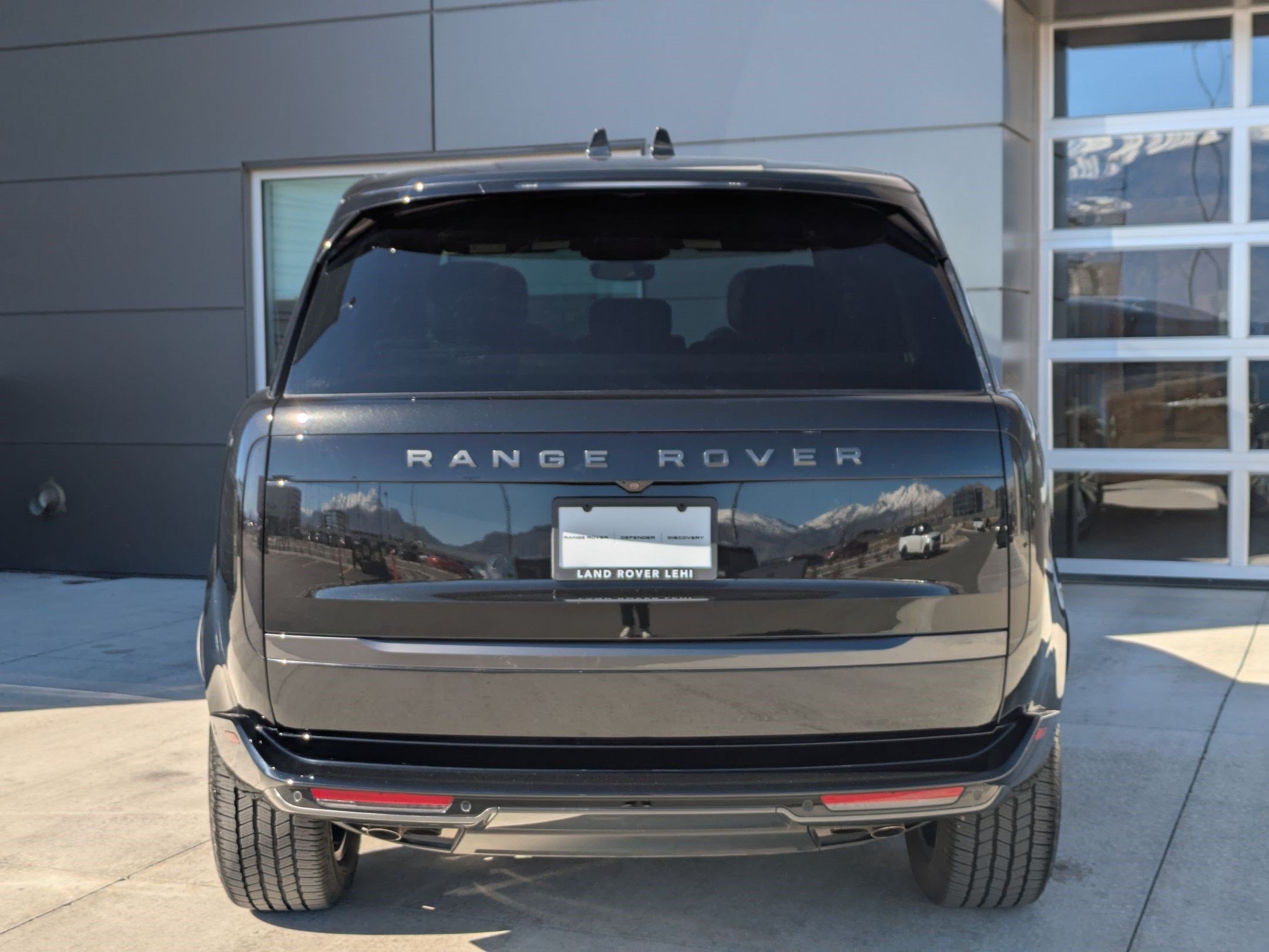 Certified 2024 Land Rover Range Rover SE AWD/4WD image 9