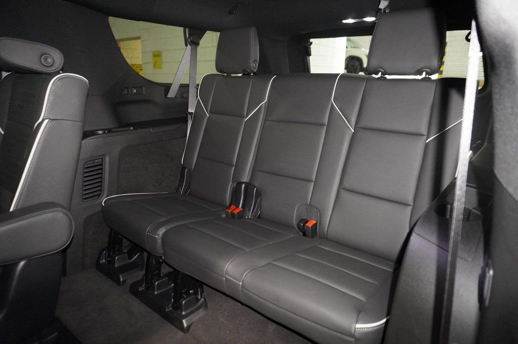 Used 2025 Cadillac Escalade ESV Premium Luxury image 10