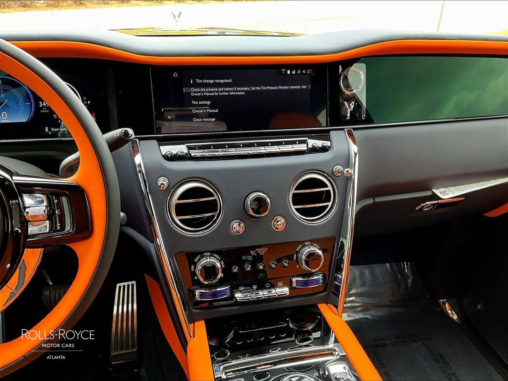 Certified 2026 Rolls-Royce Cullinan image 8