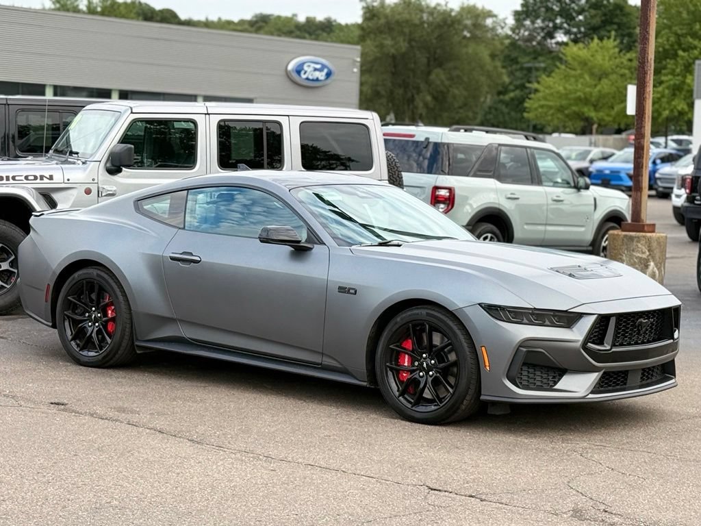 Used 2025 Ford Mustang GT Premium RWD image 30