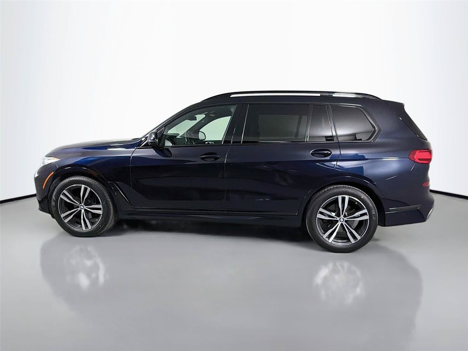Used 2021 BMW X7 xDrive40i w/ M Sport Package AWD/4WD image 8