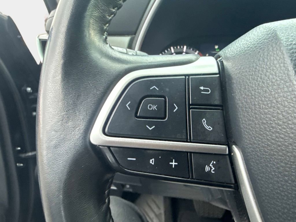 Used 2023 Toyota Highlander XLE image 30