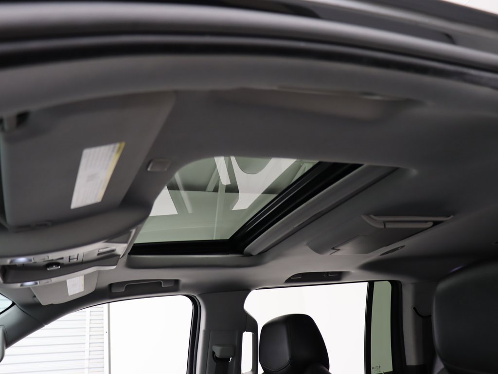 Used 2020 Cadillac Escalade ESV Premium Luxury image 16